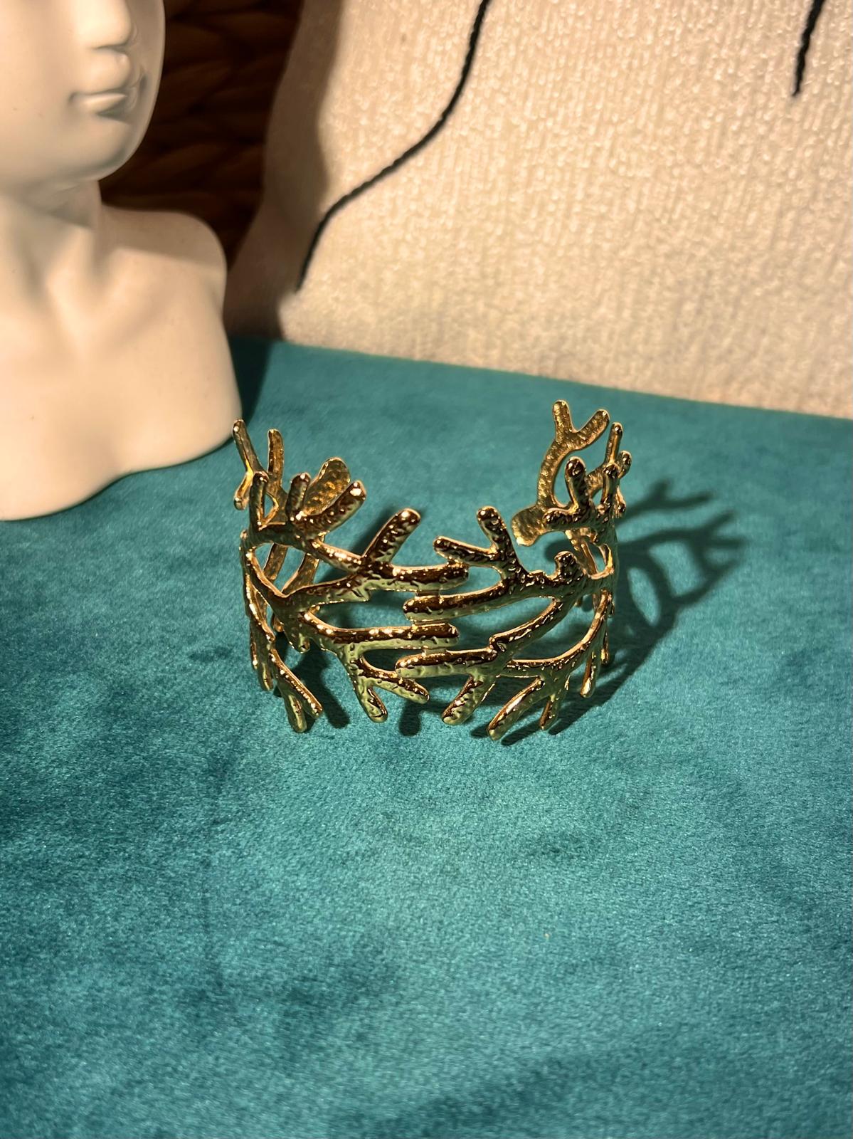 The aera cuff