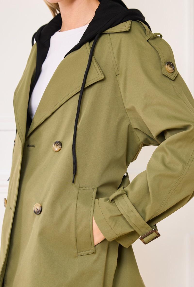 The khaki trench coat