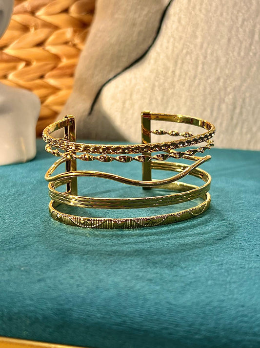 The Claudia Cuff